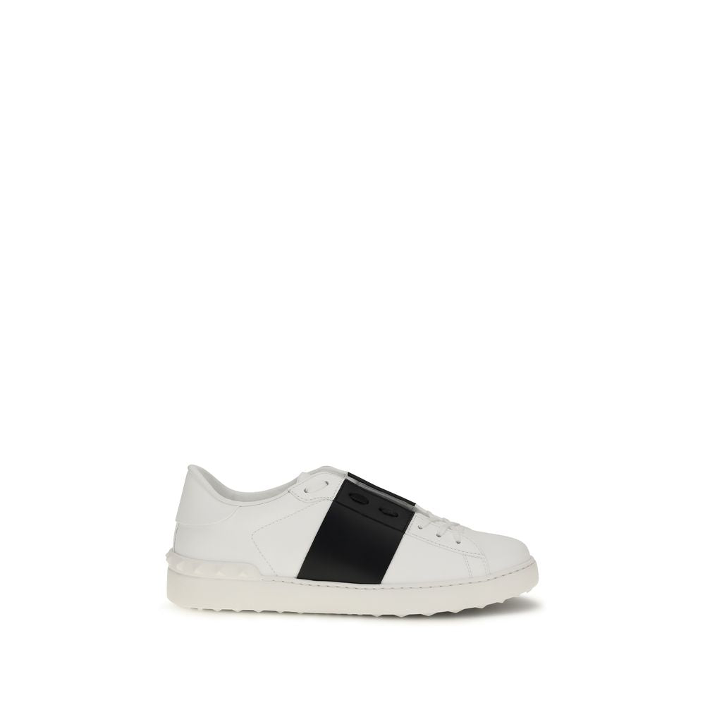 2026 New Arrival Valentino Garavani Black And White Calf Leather Bos Taurus Low Top Sneakers