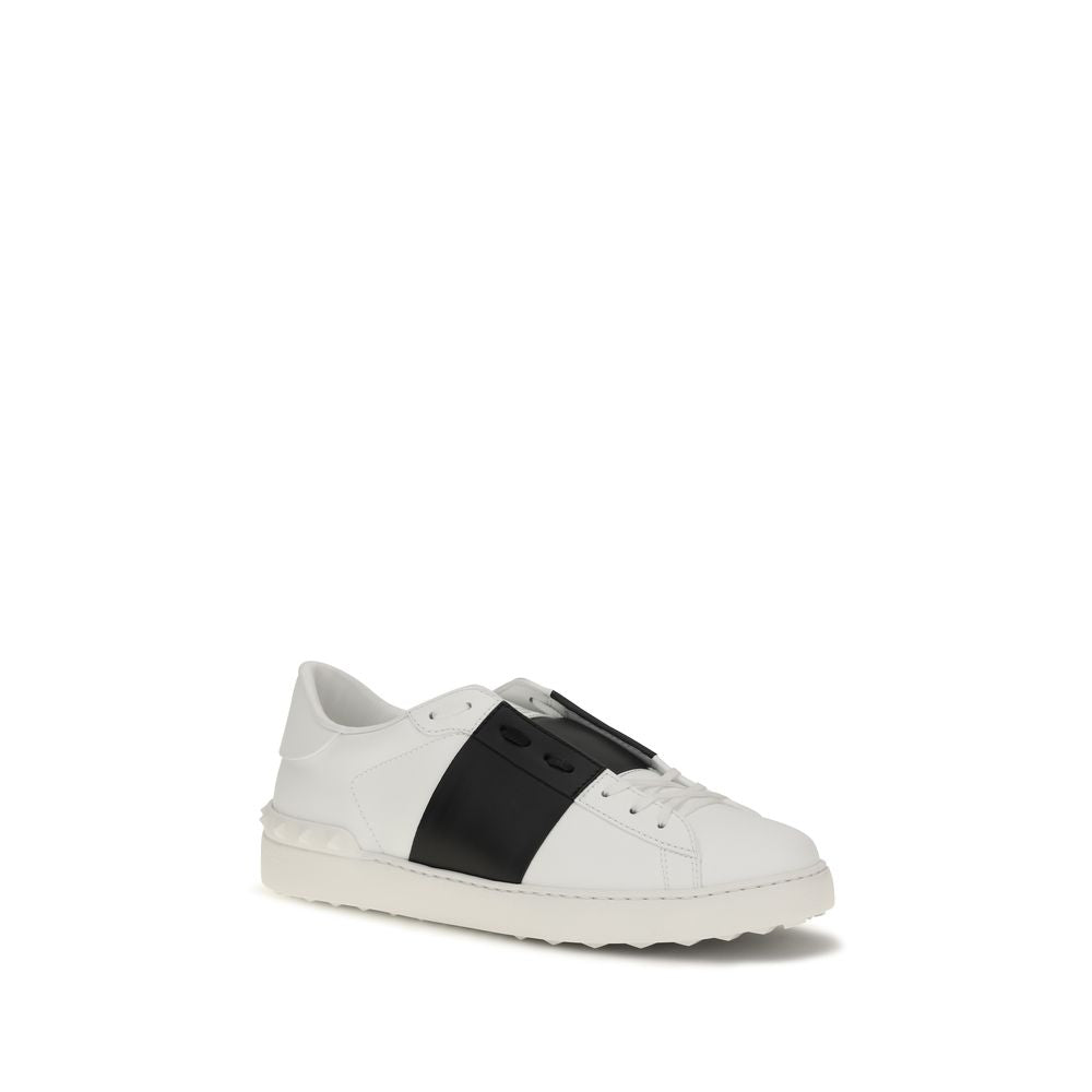 2026 New Arrival Valentino Garavani Black And White Calf Leather Bos Taurus Low Top Sneakers