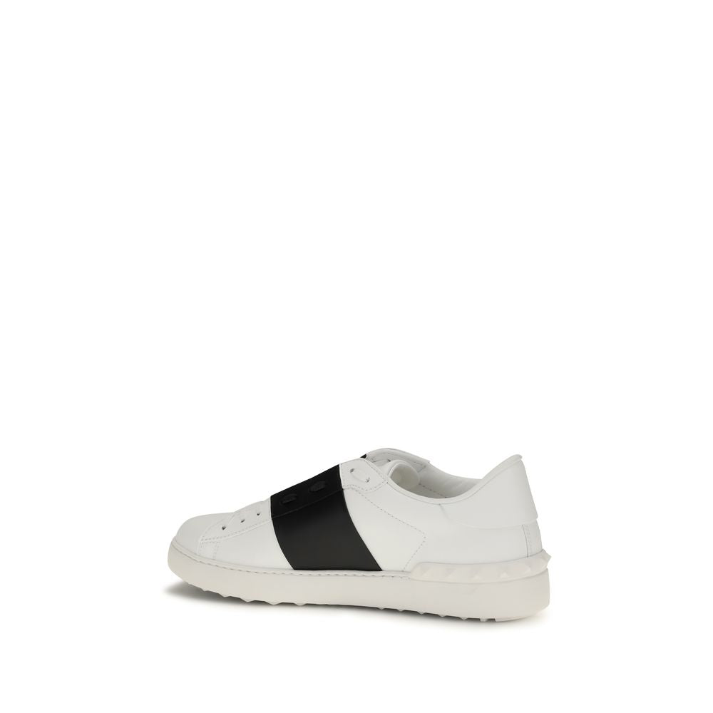 2026 New Arrival Valentino Garavani Black And White Calf Leather Bos Taurus Low Top Sneakers