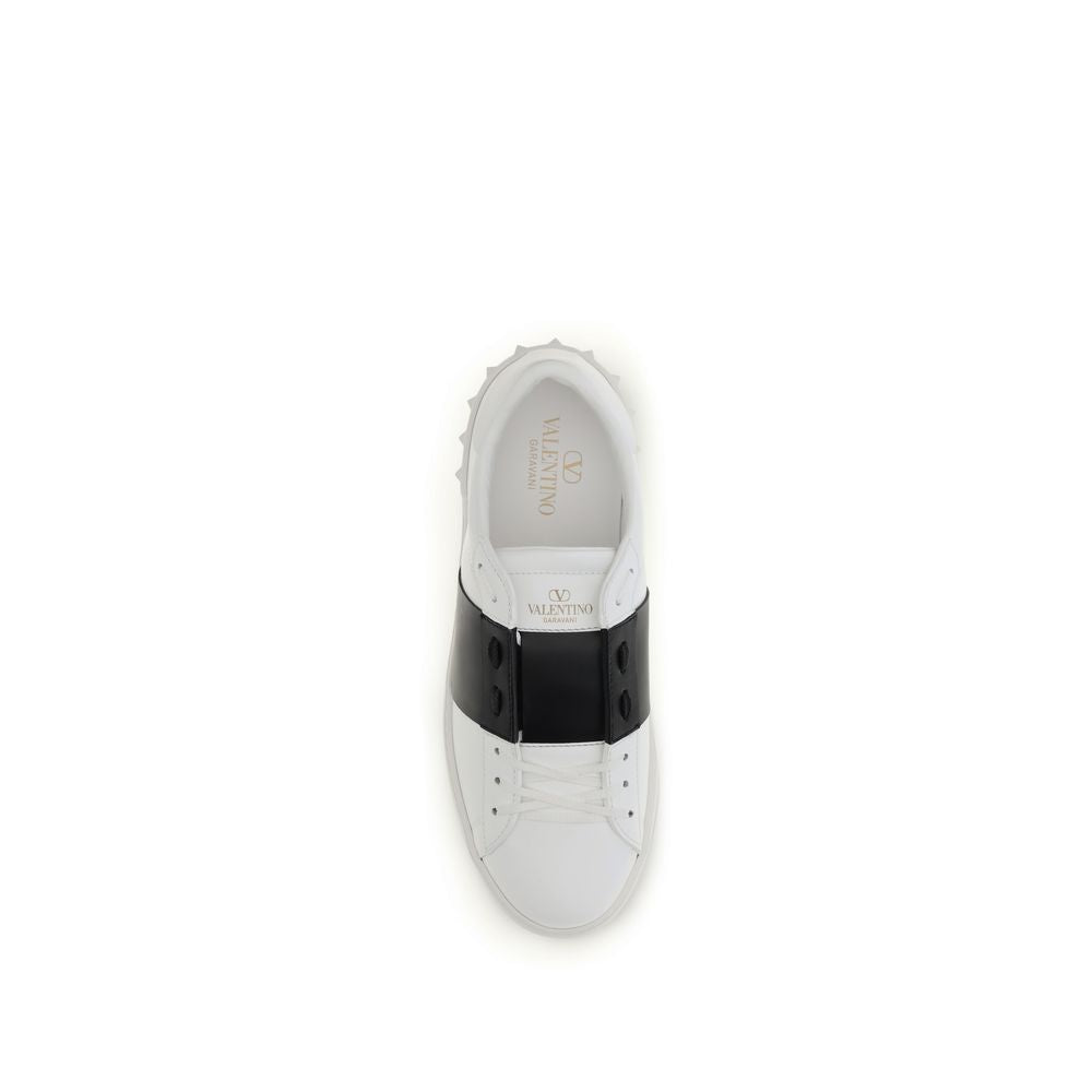 2026 New Arrival Valentino Garavani Black And White Calf Leather Bos Taurus Low Top Sneakers