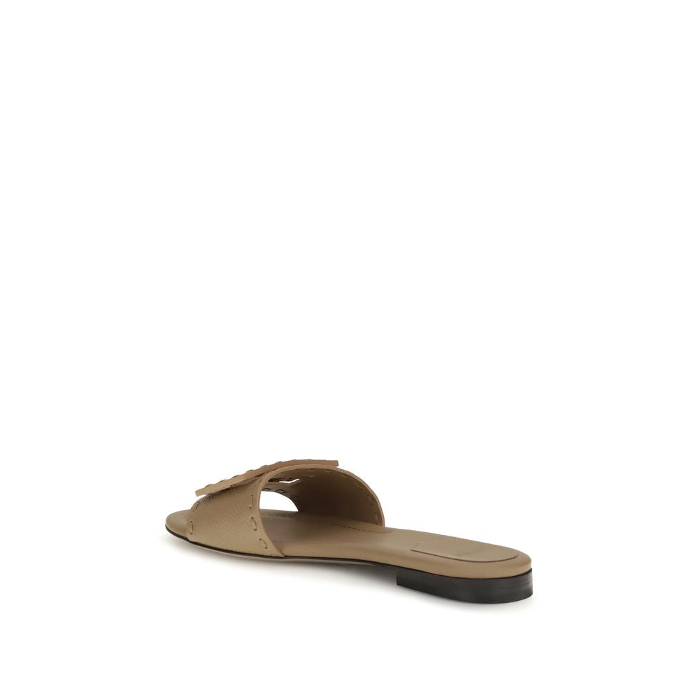 2026 New Arrival Fendi Beige Calf Leather Bos Taurus Flat Sandals