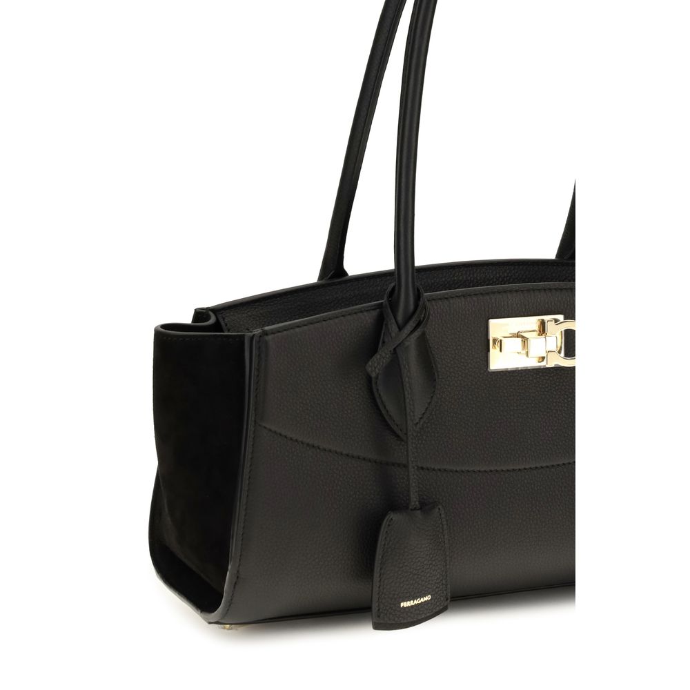 2026 New Arrival Ferragamo Black Calf Leather Bos Taurus Shoulder Bag