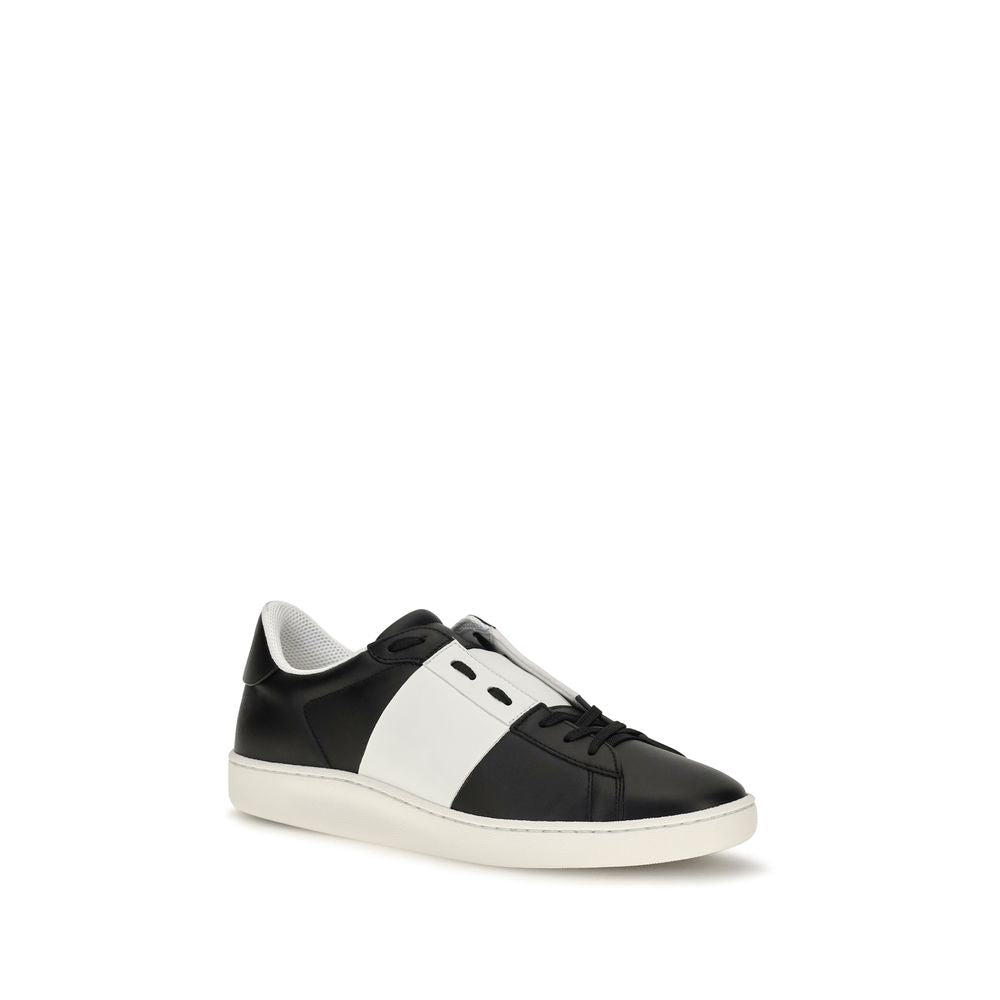 2026 New Arrival Valentino Garavani Black Calf Leather Bos Taurus Sneakers