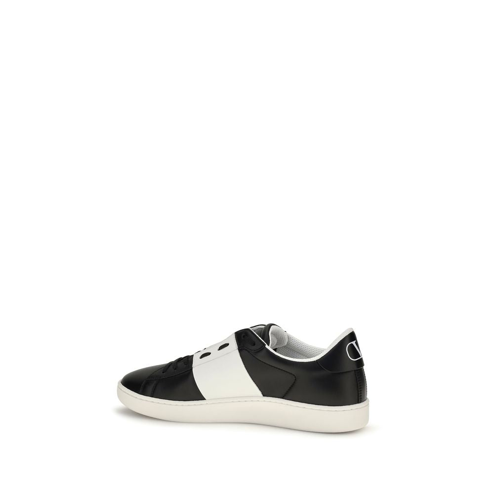 2026 New Arrival Valentino Garavani Black Calf Leather Bos Taurus Sneakers