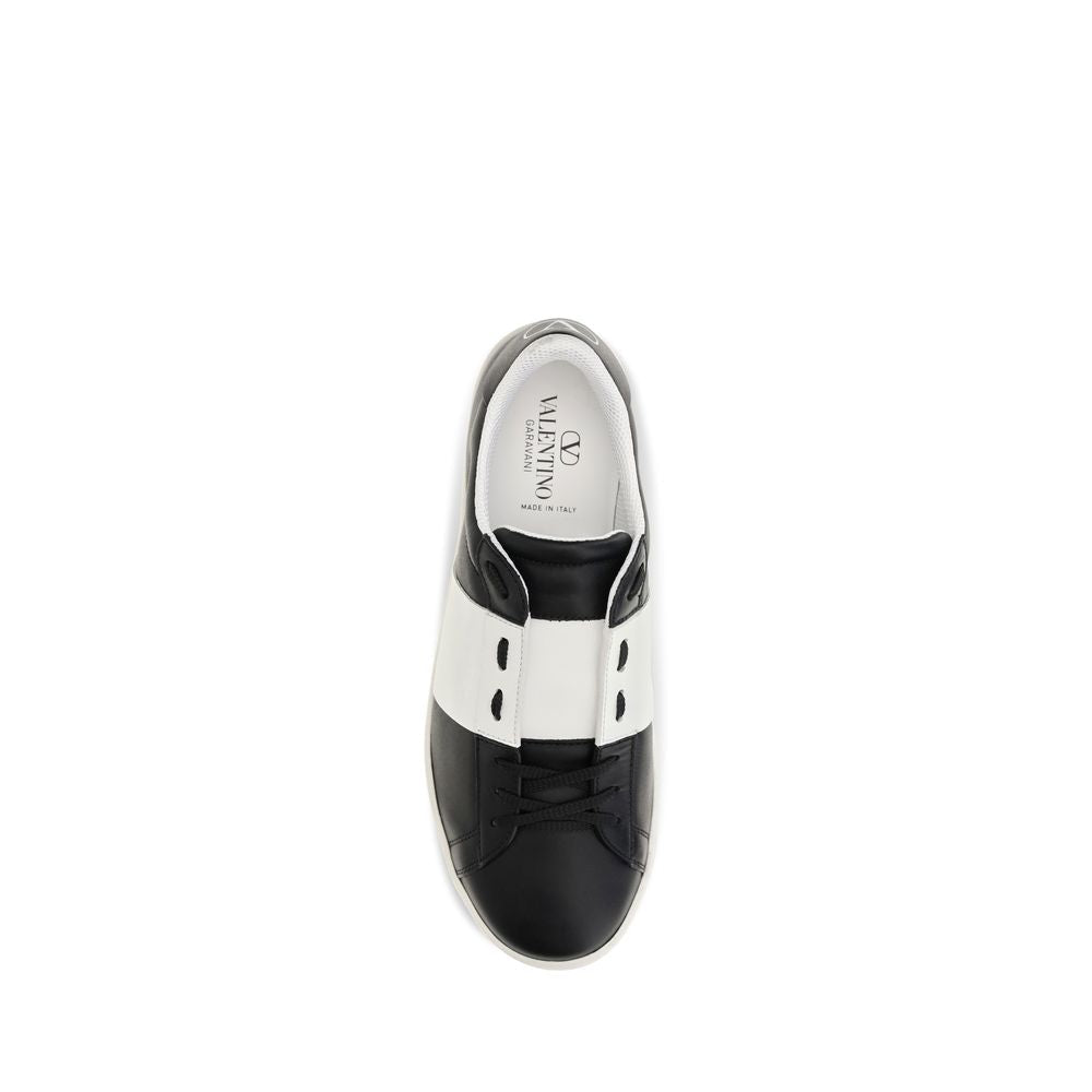 2026 New Arrival Valentino Garavani Black Calf Leather Bos Taurus Sneakers