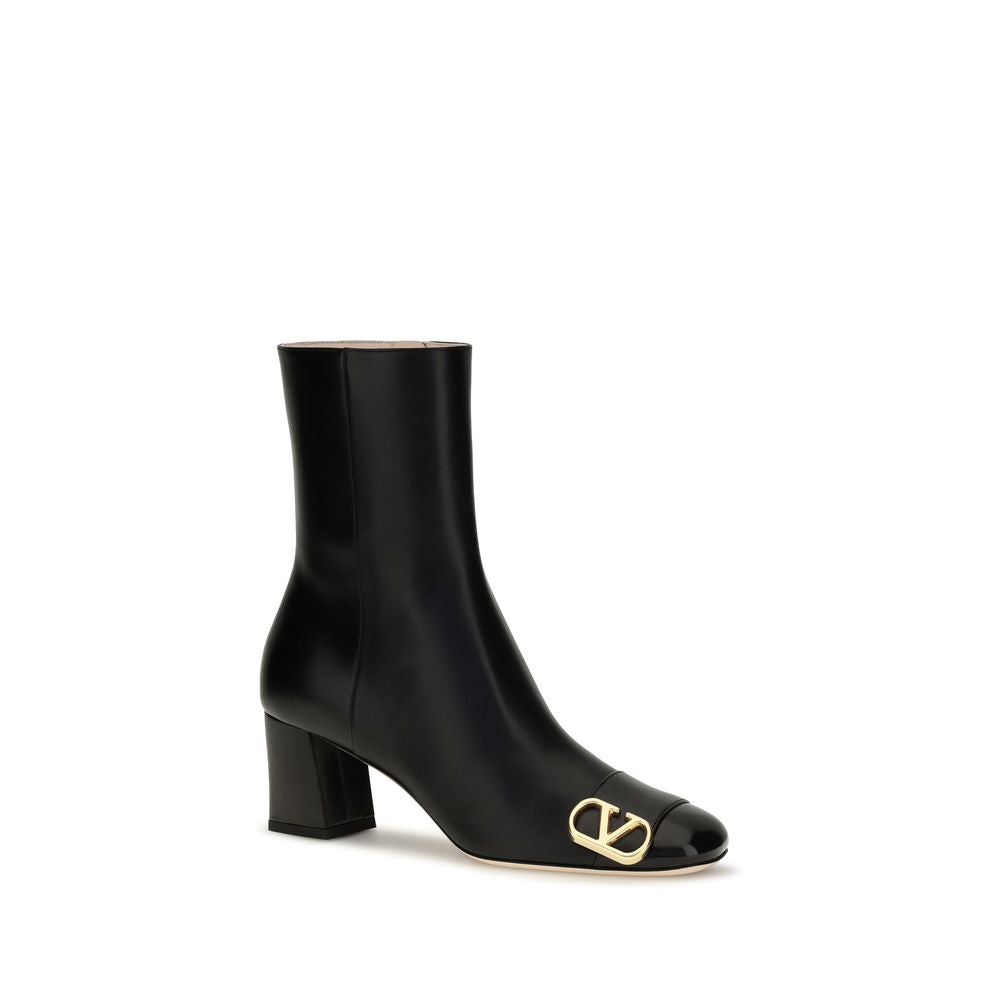 2026 New Arrival Valentino Garavani Black Calf Leather Bos Taurus Ankle Boots